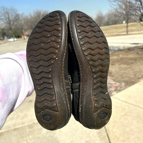 UGG Australia Cove Black‎ Fuzzy Lined Leather Ankle Boots Women’s Size 9 - Picture 4 of 15